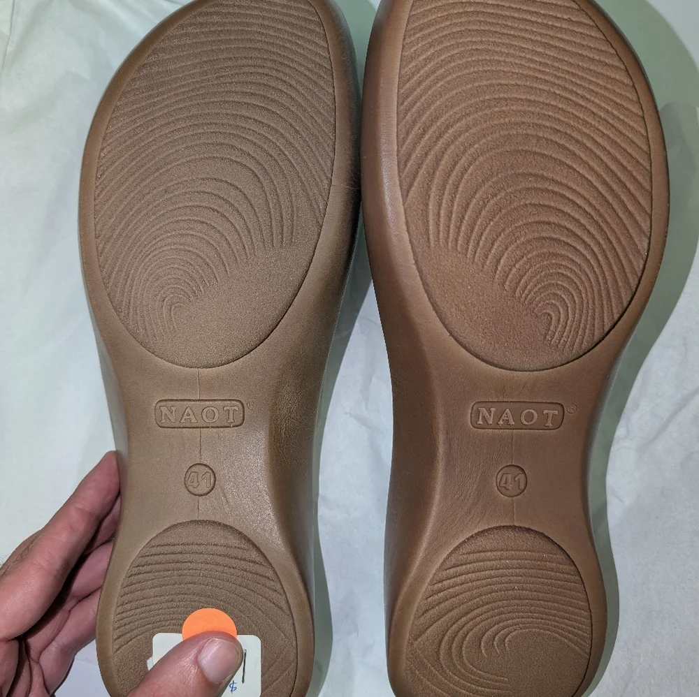 Naot green sandals - Picture 2 of 2